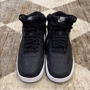 Nike Men's Black and White High-Top Sneakers